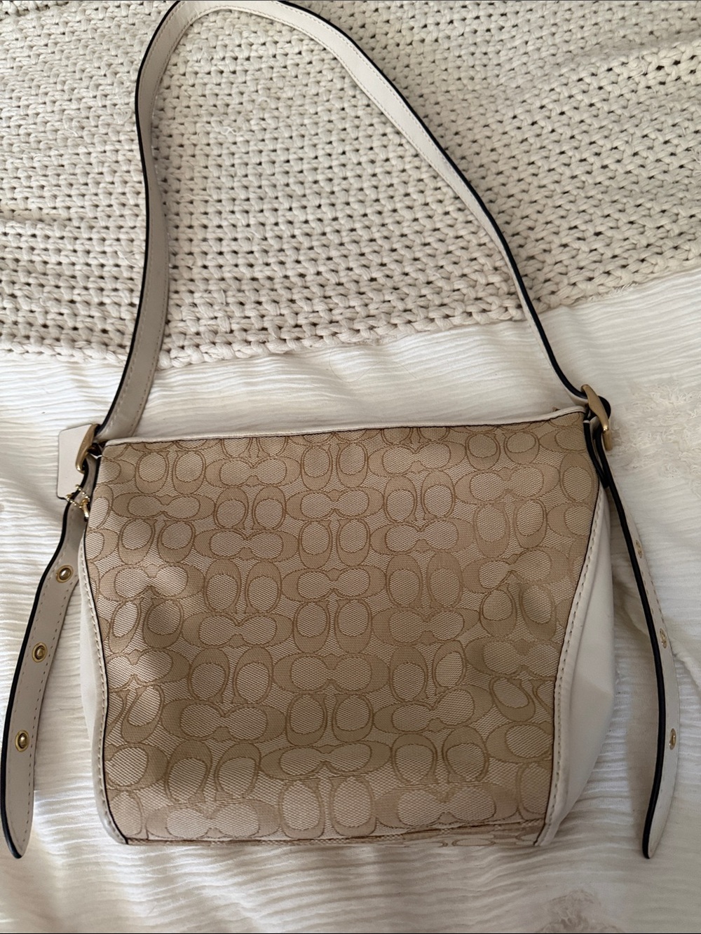 Coach Signature Dufflette - Picture 2 of 4